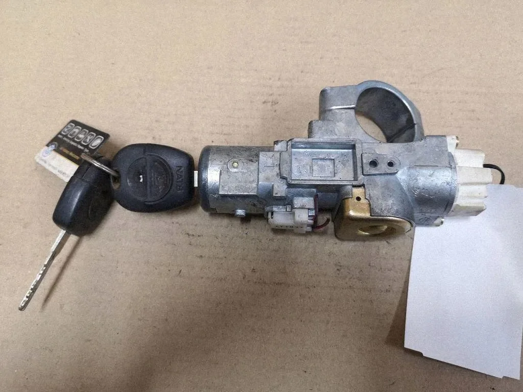 Ignition Switch Nissan Primera Y183 image 3