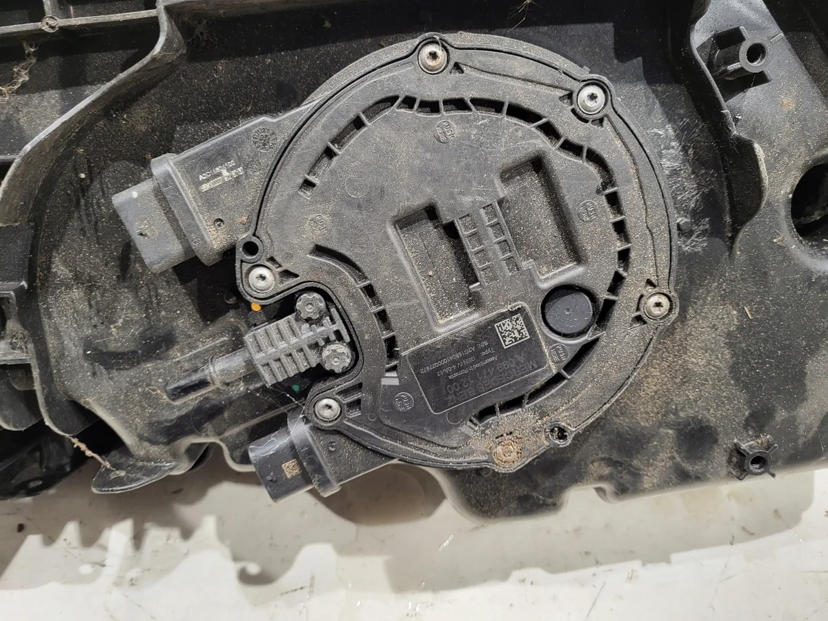 AdBlue Pumpe Mercedes A-Klasse B-Klasse A2474708202 image 3