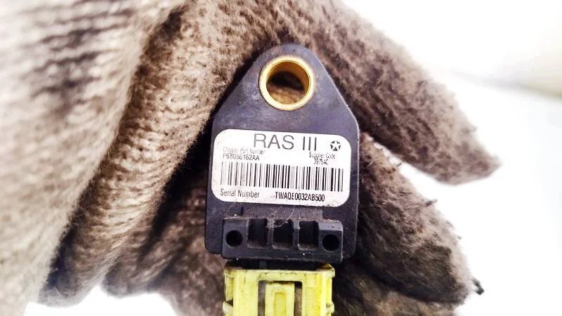Jeep Compass Sensor Airbag P68056162AA thumbnail 3