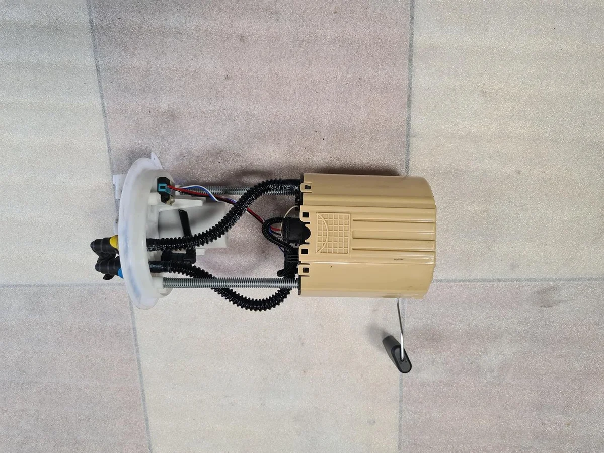 Bränslepump 13592384 Opel Mokka X