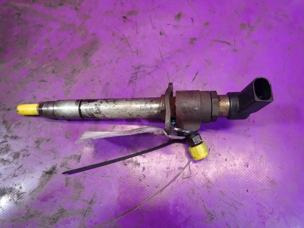 Injecteur Peugeot 607 2.7 HDI 5U3Q-9K546-AA