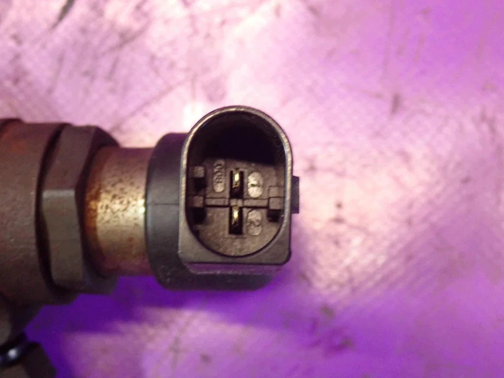 Injecteur Peugeot 607 2.7 HDI 5U3Q-9K546-AA