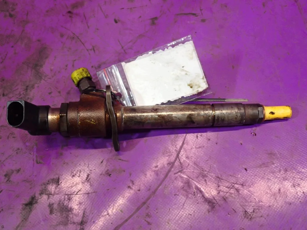 Injecteur Peugeot 607 5U3Q-9K546-AA