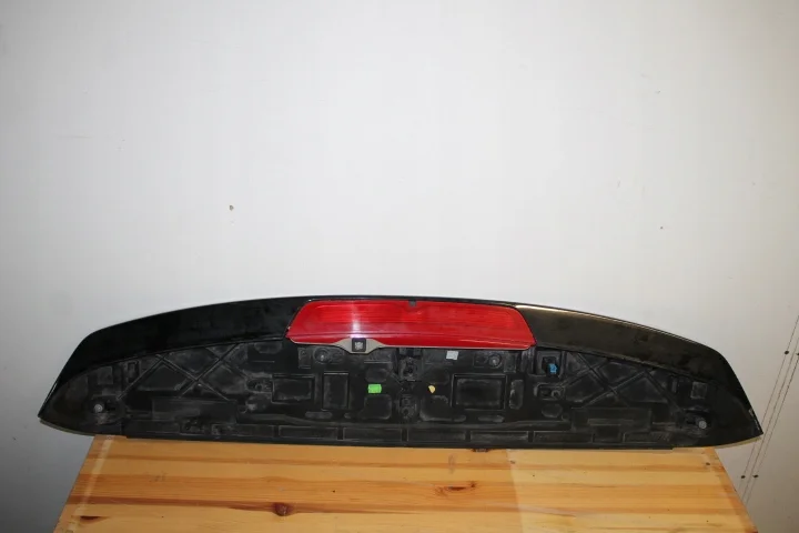 Takspoileri Mercedes B-sarja A2477900688 thumbnail 1