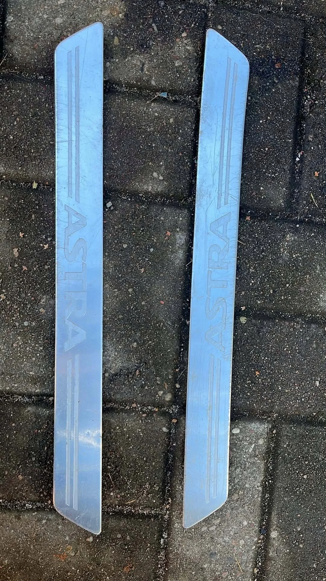 Opel Astra H Baguette de seuil 3D GM13243521-63245