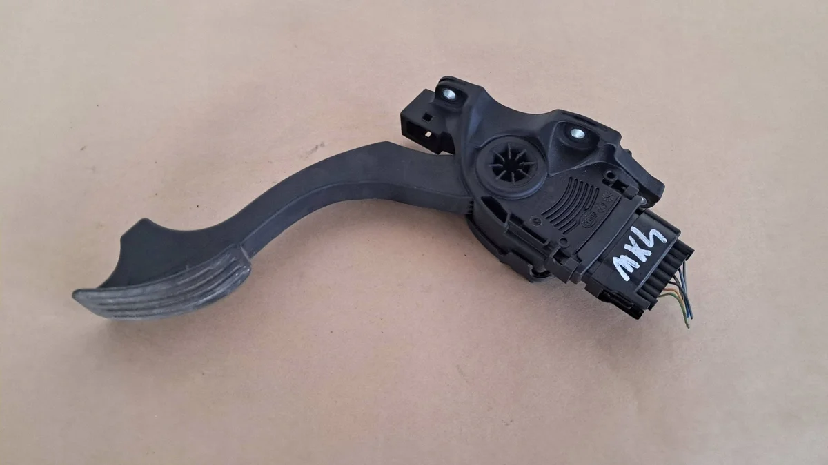 Gaspedal Ford Mondeo IV Turnier 6G929F836RD 2.2L Diesel