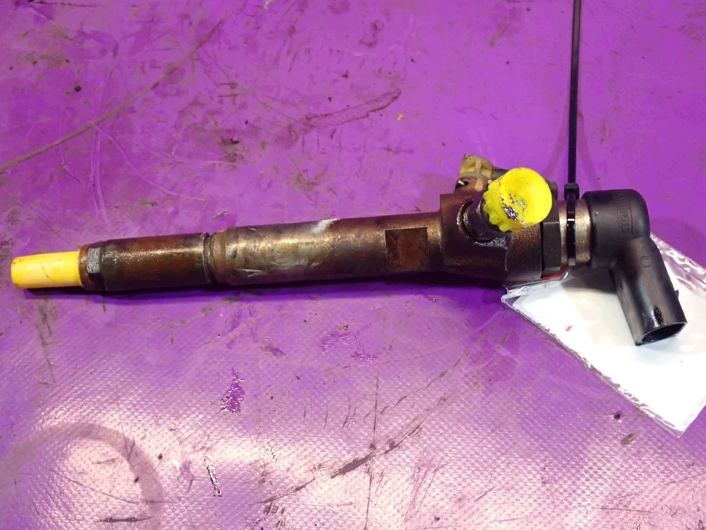Injecteur Renault Megane II K9K732 8200380253