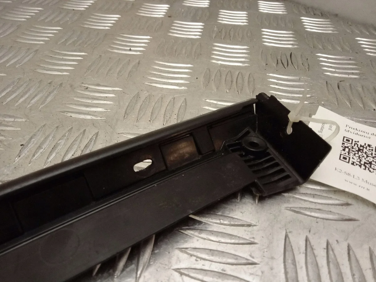 Baguette de vitre de porte Ford Mustang VI FR3B6302564 image 3