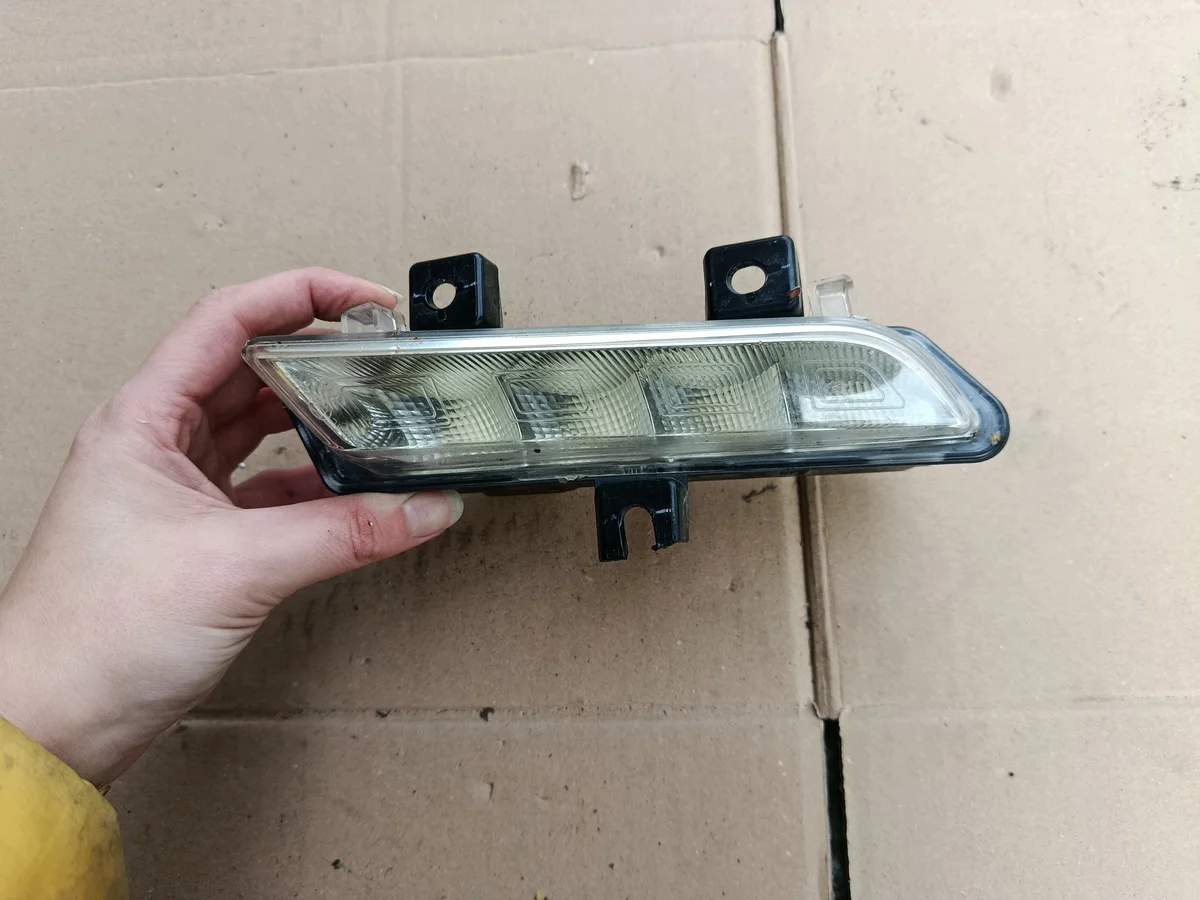 Farol Direito Renault Clio IV 266003864R