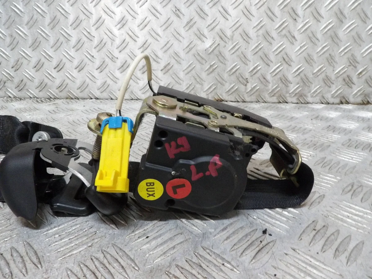 Ceinture de sécurité avant gauche Jeep Cherokee KJ 33011121A