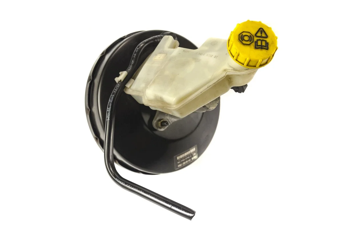 Rembekrachtiger Ford Fiesta MK6 4S61-2B195-KA