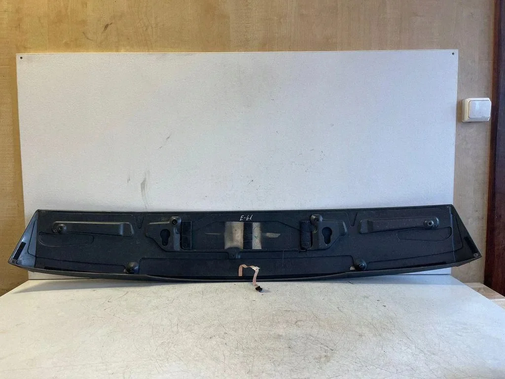 Spoiler baklucka BMW E61 7061467 image 3