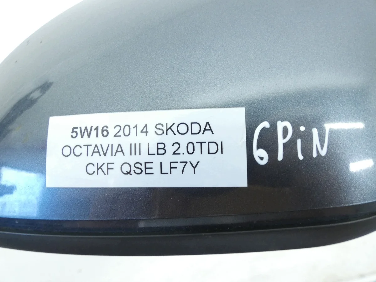 Skoda Octavia III 5E vasen ulkopeili image 6
