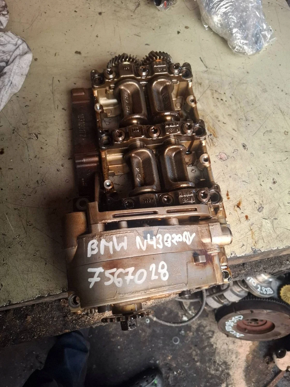 Pompa olio BMW 1.8i 2.0i N43 7567028