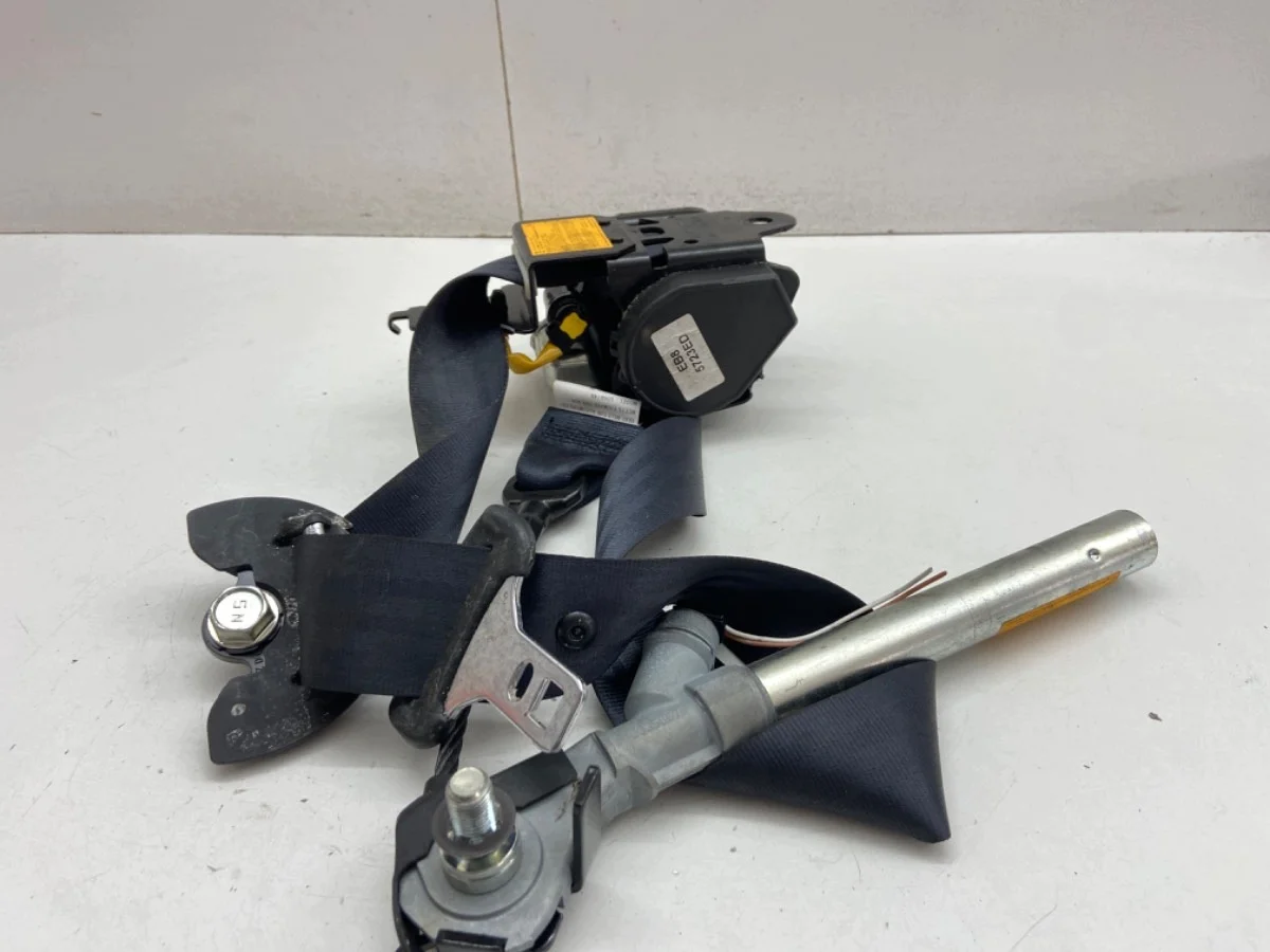 Ceinture de sécurité droite avant Mitsubishi ASX 604675800A
