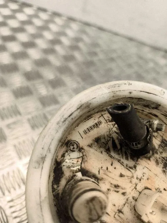 BMW 5 Series E39 Fuel Pump 1183130 thumbnail 5