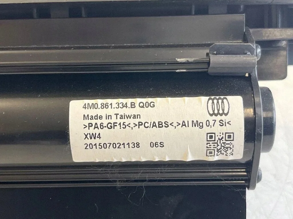 Audi Q7 (4M) 4M0861334B Tapa maletero image 5