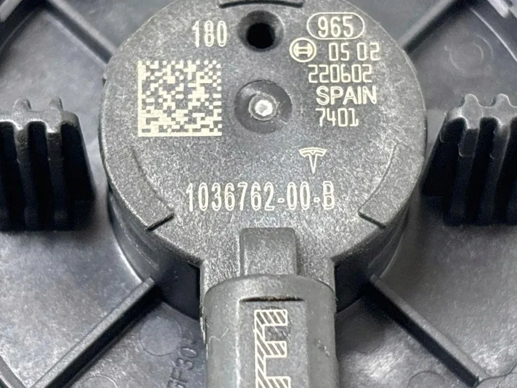 Tesla Model 3 Highland Sensor 103676200B image 4