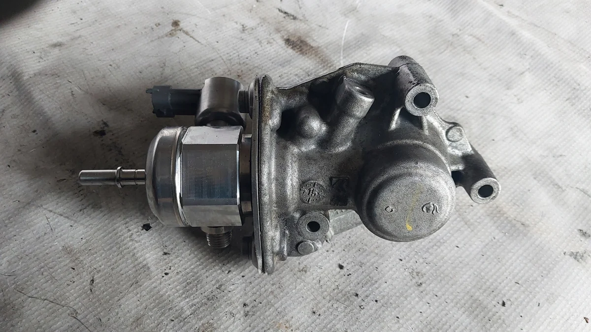 Pompa iniezione carburante 1.6 THP 9815930180