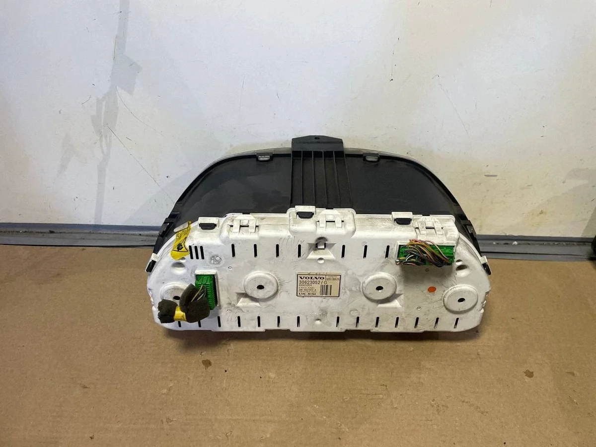 Volvo V40/S40 I Mittaristo DTV6118