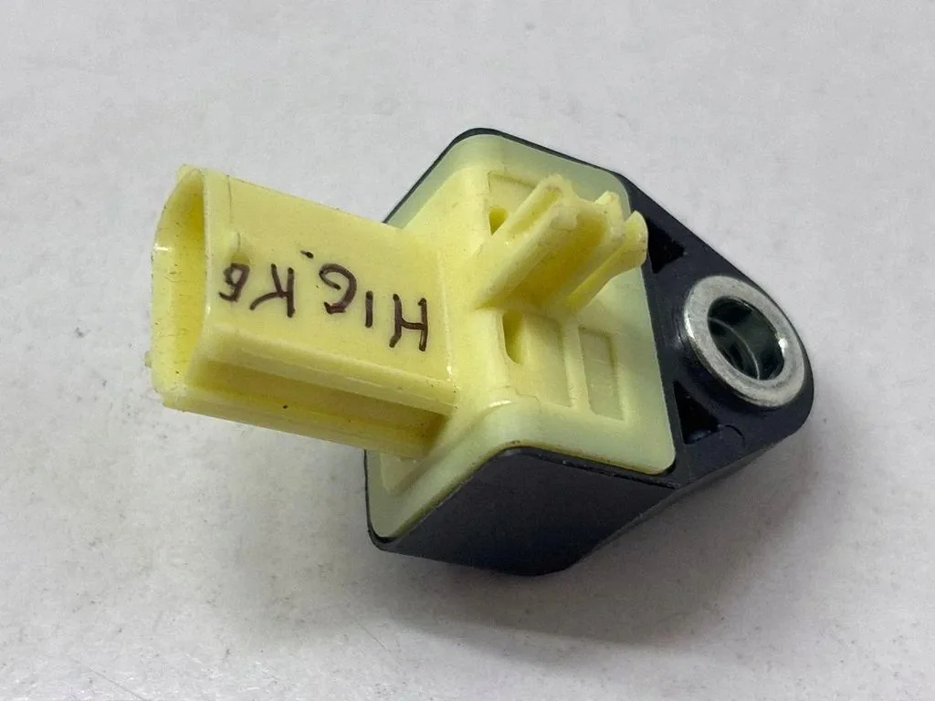 Toyota Sienna Rear Right Impact Sensor 8983108110