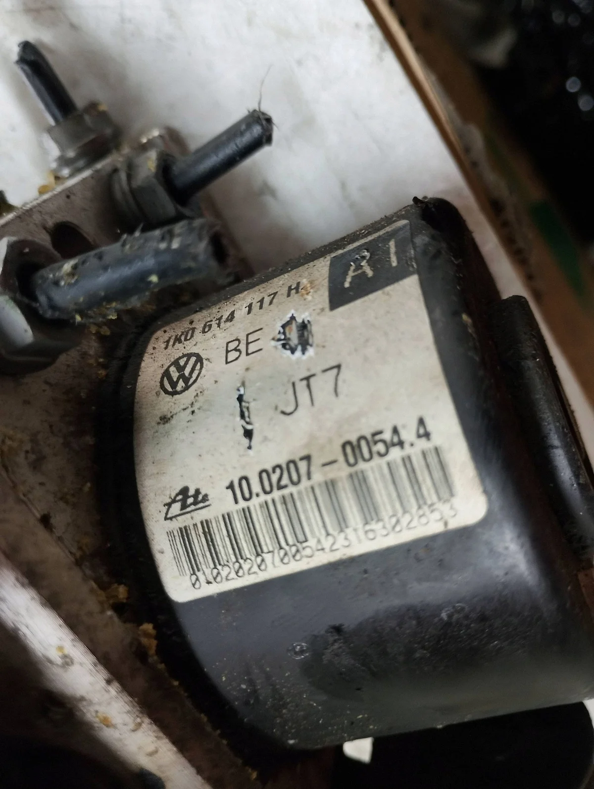 Volkswagen ABS-pumppu 1K0614117H image 4