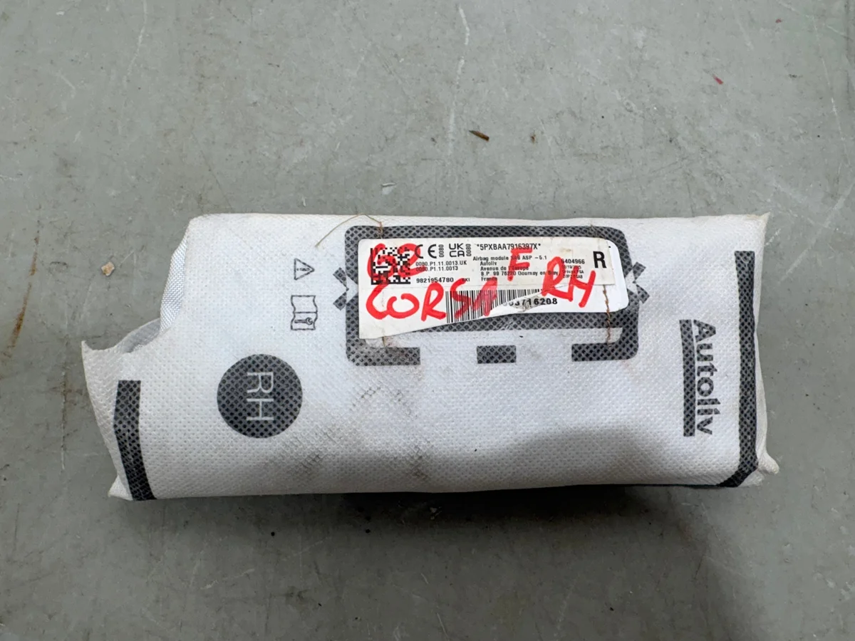 Opel Corsa F coussin de siège droit 9821954780