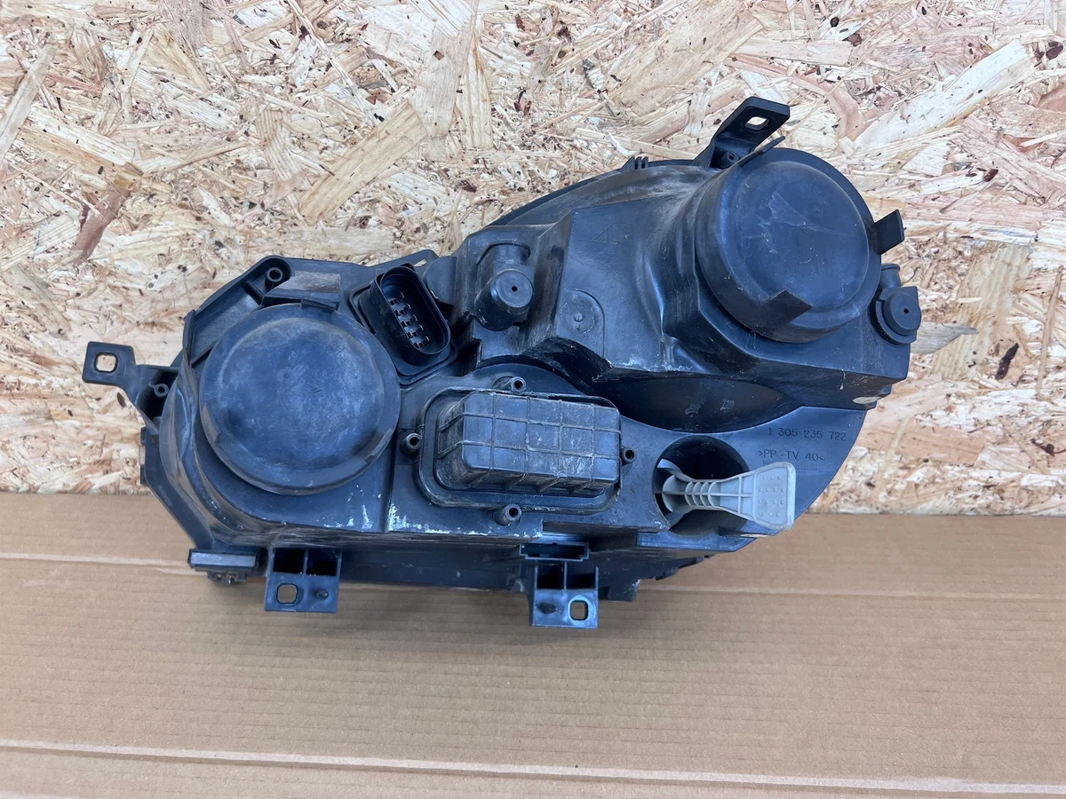 Phare avant droit VW Polo IV 6Q1941008M 0301190202