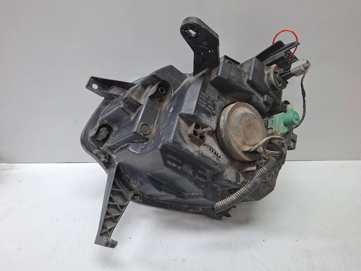 Faro delantero derecho Renault Twingo III S27637669
