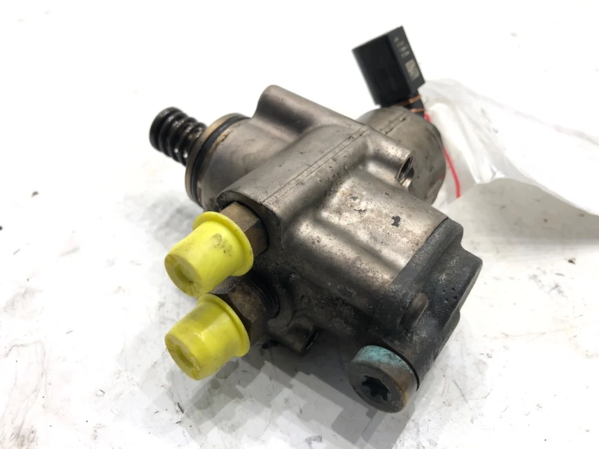 Audi A8 D3 High-Pressure Pump 07L026A 5.2 450HP 02-10