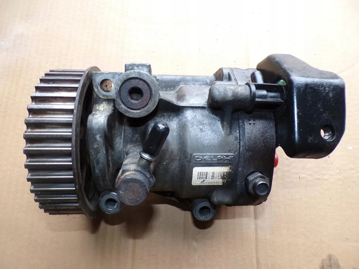 Polttoainepumppu Renault 8200057225