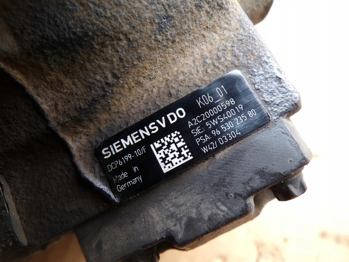 Polttoainepumppu Ford C-MAX MK1 2.0 TDCI 9653023580 image 4