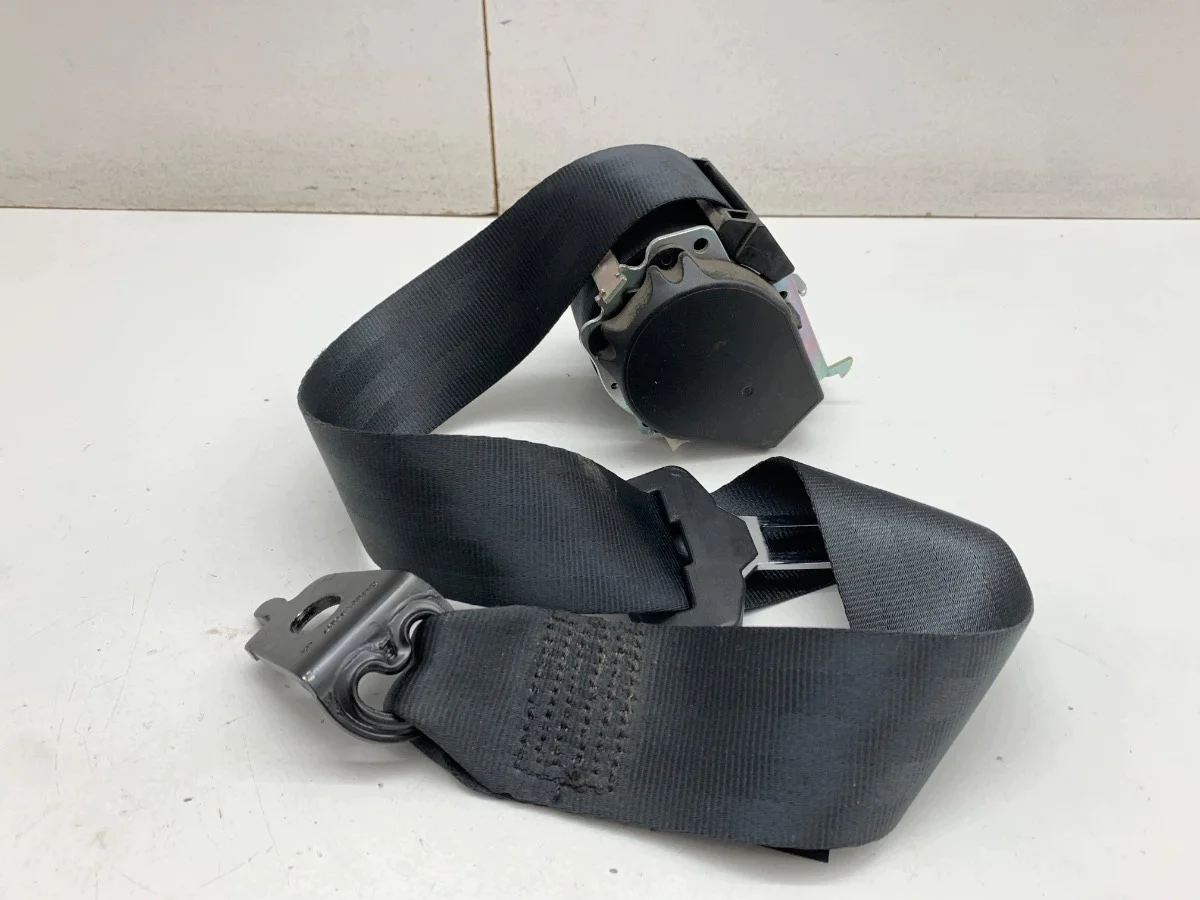 Ceinture de sécurité arrière gauche Renault Clio IV 888419629R