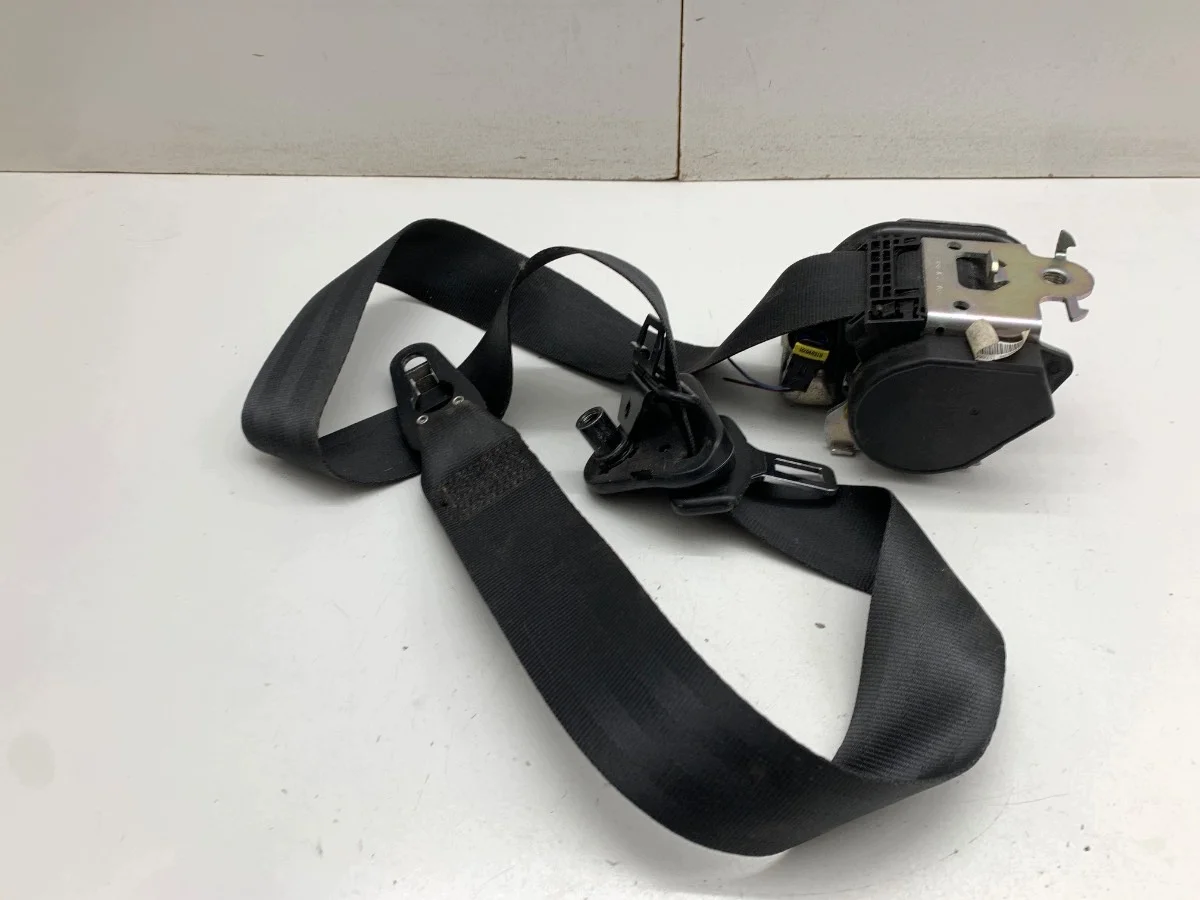 Ceinture sécurité droite avant Renault Clio IV 868843983R