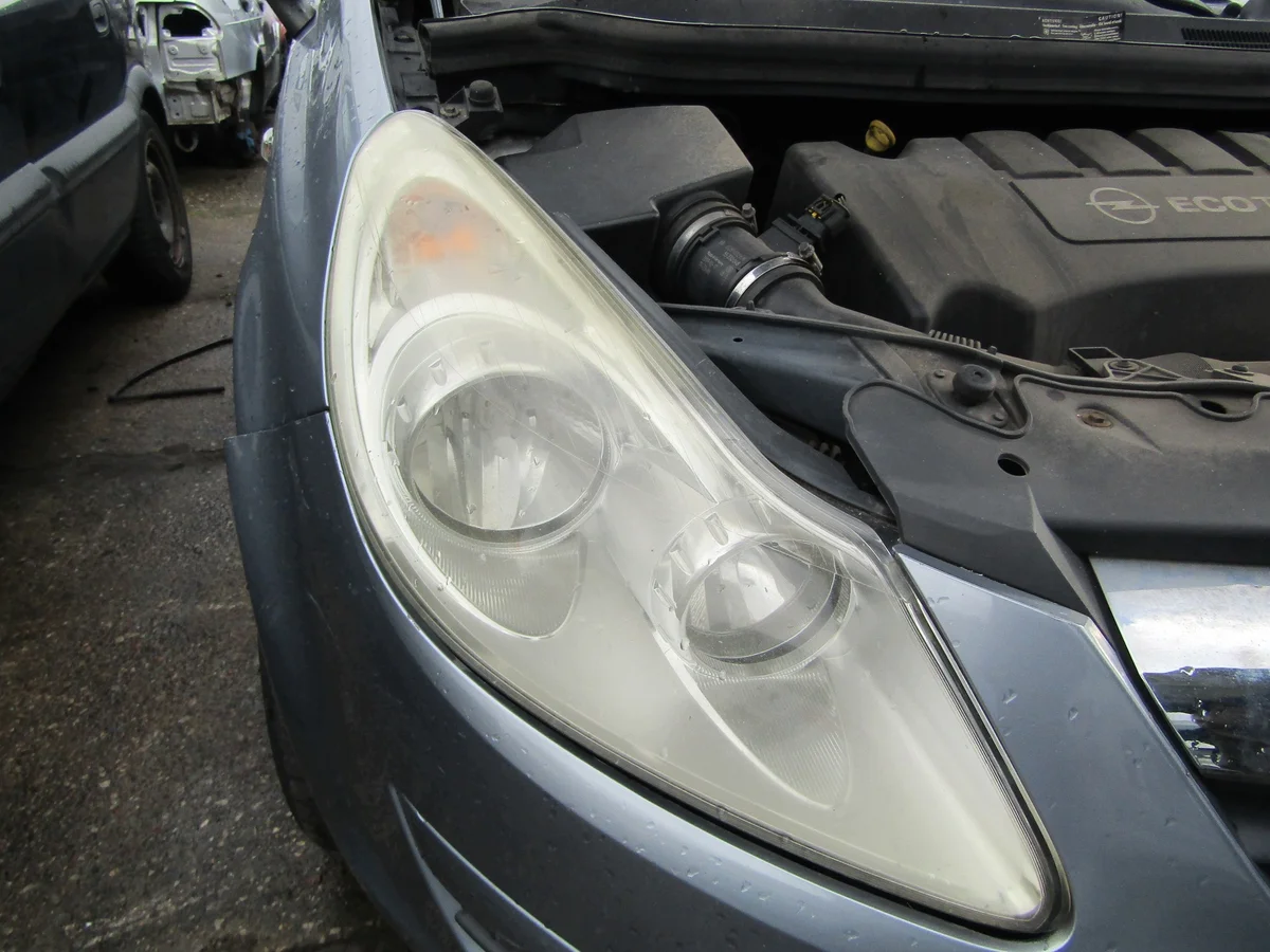 Opel Corsa D Farol Direito