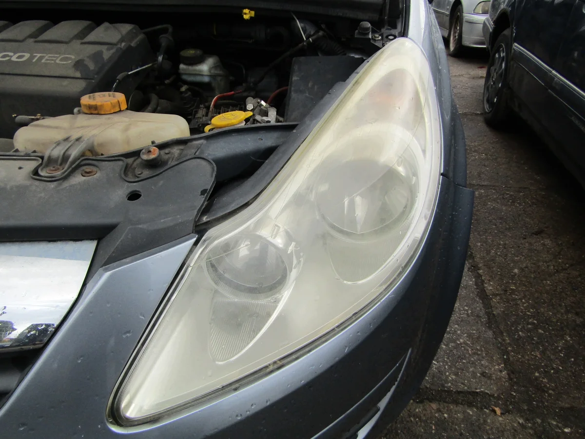 Farol Esquerdo Opel Corsa D