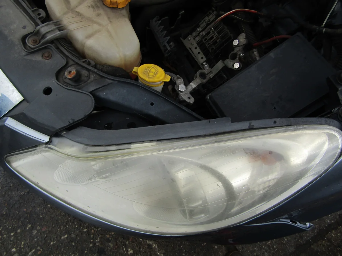 Farol Esquerdo Opel Corsa D thumbnail 1