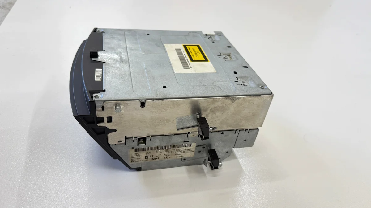 Mercedes S-Klasse W221 COMAND Radio A2219008801