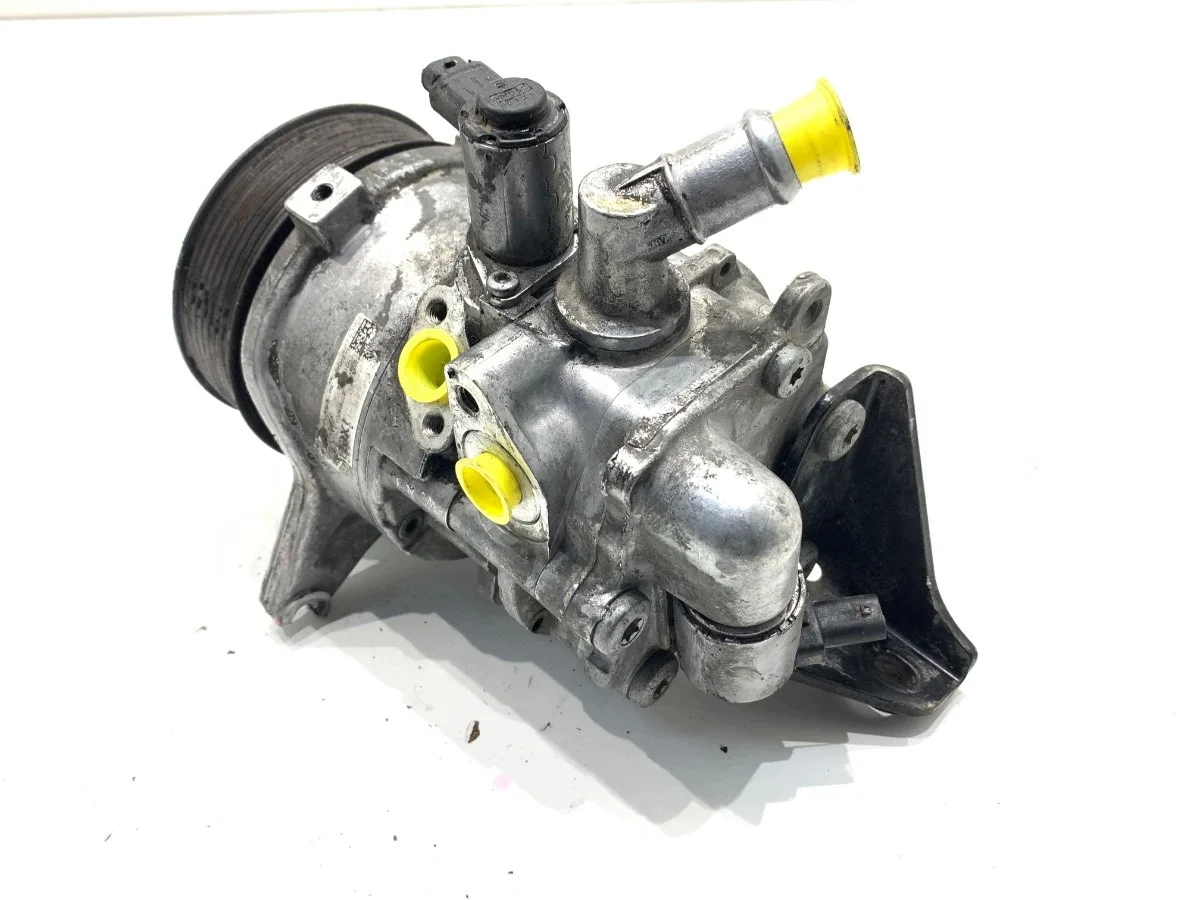 Ohjaustehostimen pumppu BMW F01 6776186
