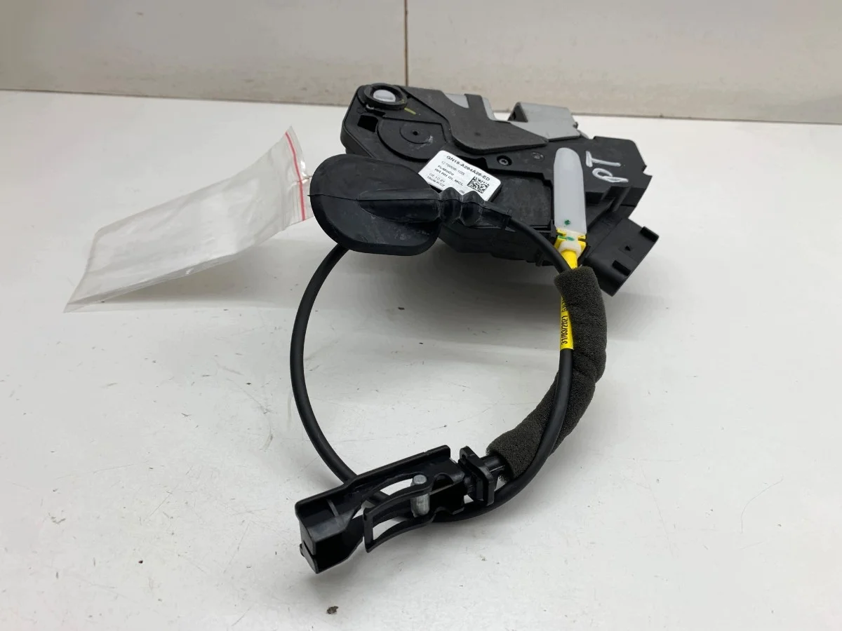 Ford EcoSport Takaluukun lukko GN15-A264A26-ED