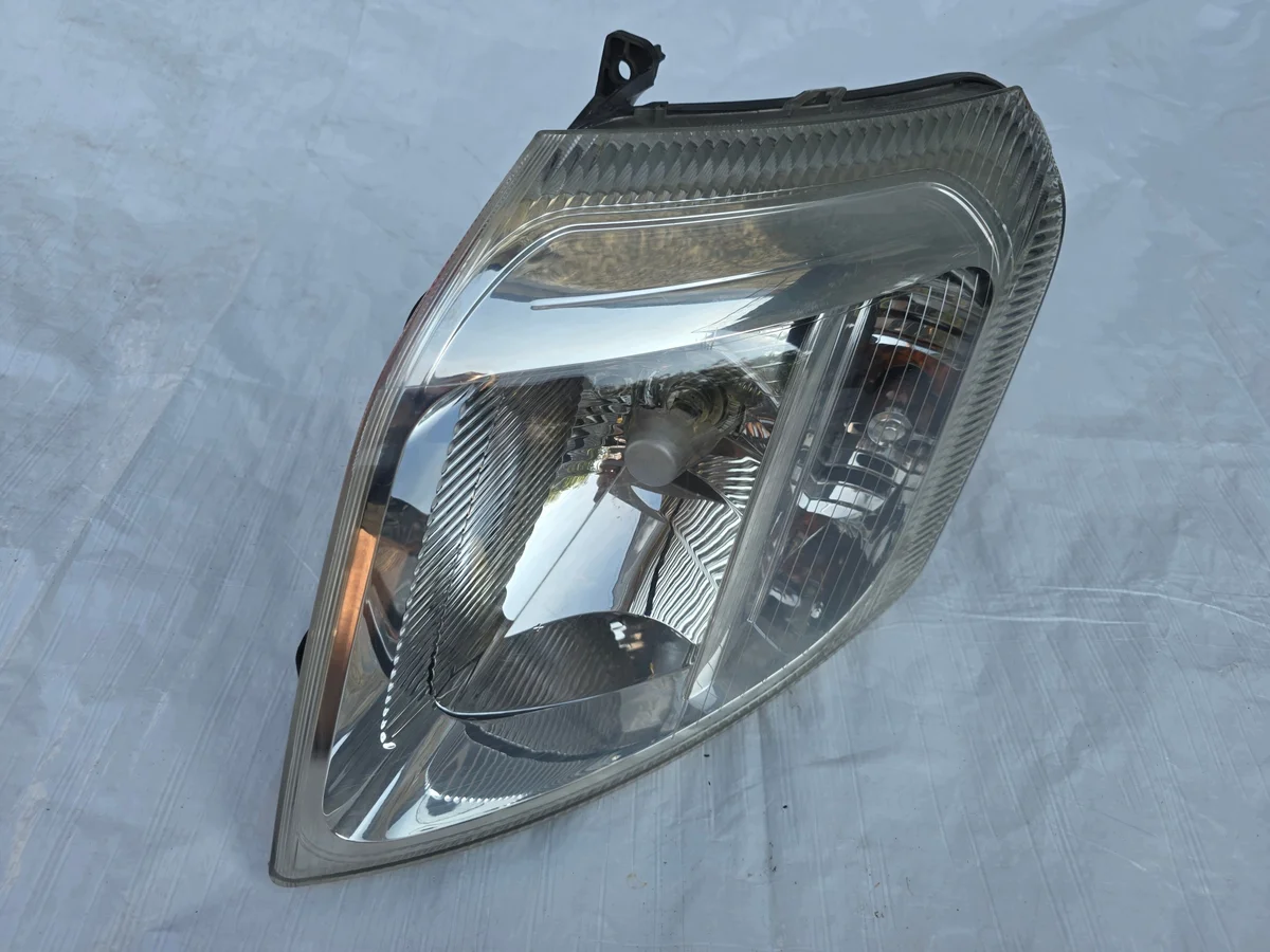 Farol Direito Citroen C2 9680128180