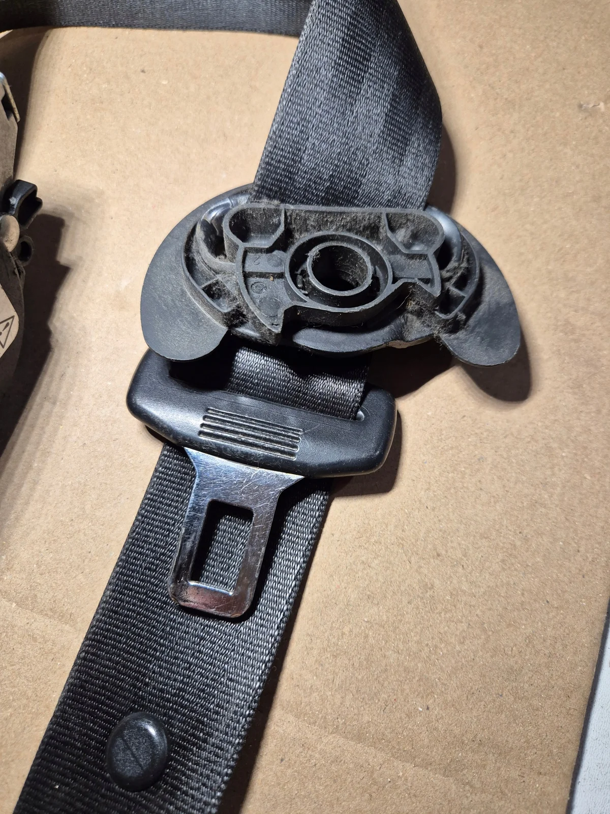 Ceinture de sécurité avant gauche Volkswagen Golf 1K4857705S