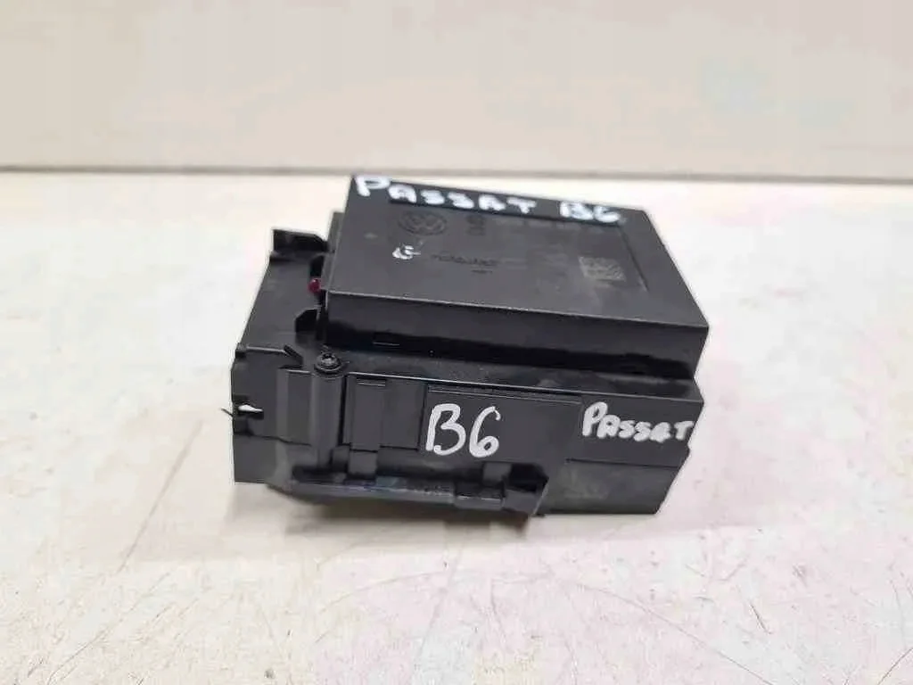 Contacteur d'allumage VW Passat B7 Alltrack 33303301