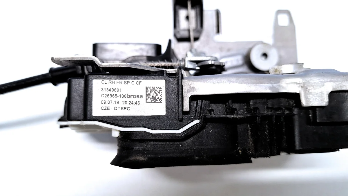 Ovien lukitusmekanismi, oikea etuosa, Volvo XC40, 31349891
