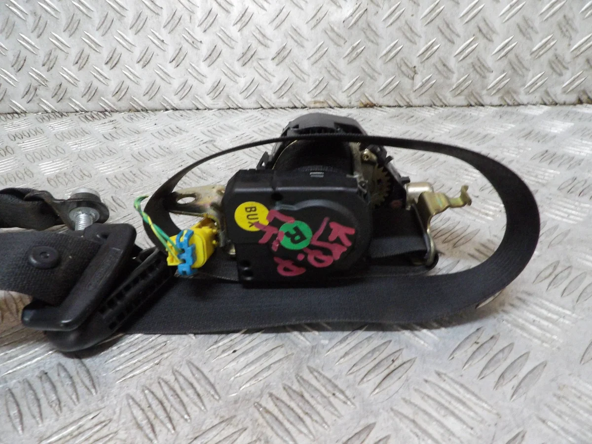 Ceinture de sécurité Jeep Cherokee KJ droit avant 33011120A