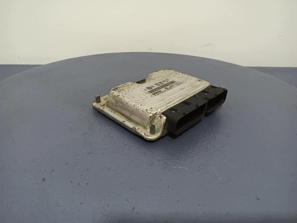 Styrenhet motor 038906019HJ VW Golf IV