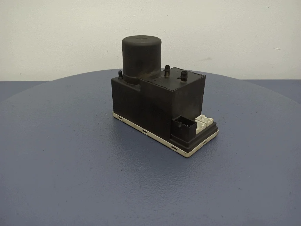 Audi A4 B5 Central Locking Pump 8L0862257