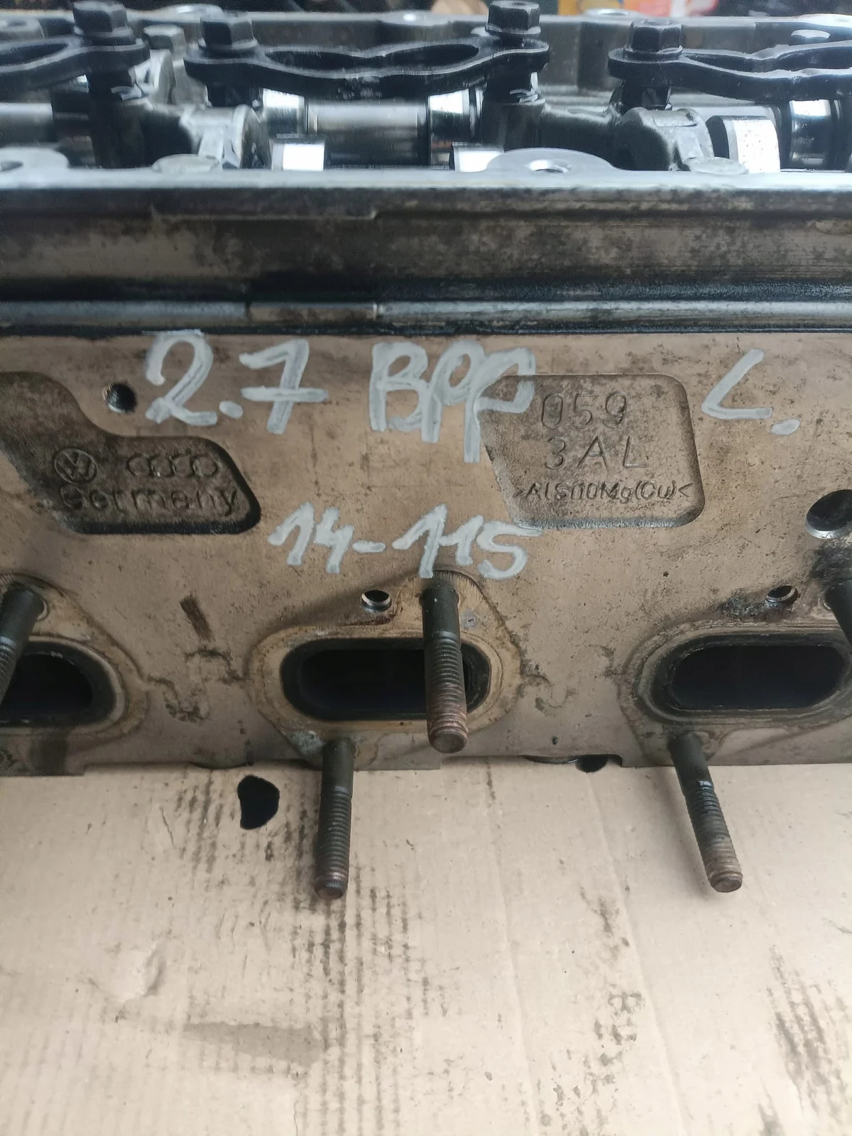 Sylinterikansi Audi A4 B7 2.7 TDI 059103063CT image 3