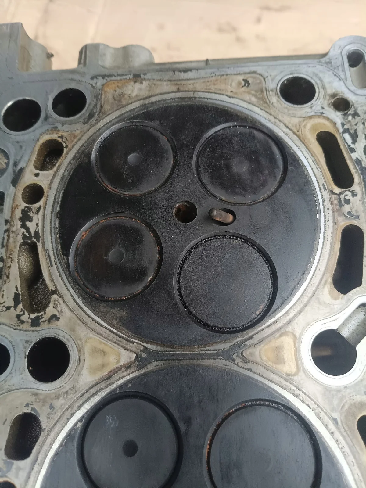 Sylinterikansi Audi A4 B7 2.7 TDI 059103063CT image 5