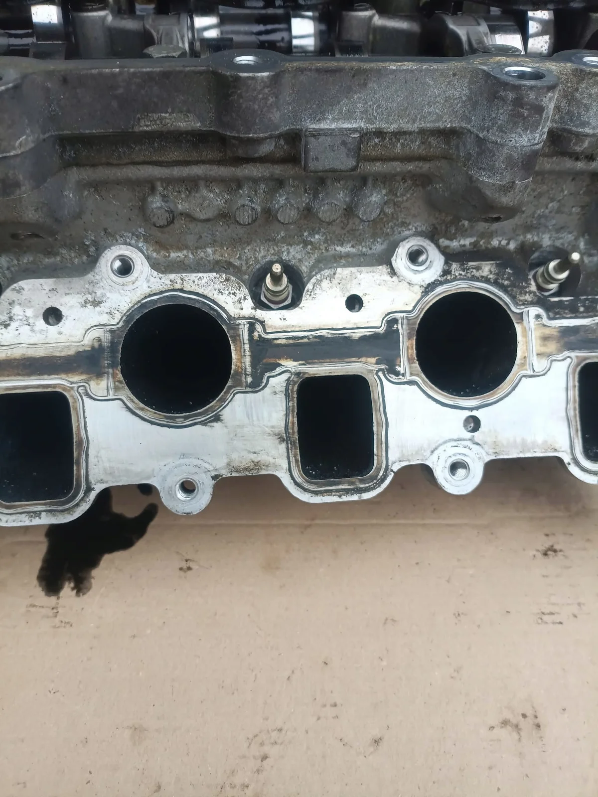 Sylinterikansi Audi A4 B7 2.7 TDI 059103063CT image 9